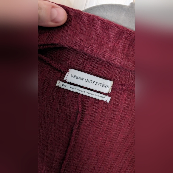 Urban Outfitters Maroon Collar Neck Oversized Knit Top Size Medium - Picture 3 of 8